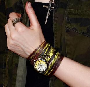 俄罗斯代购Quartz◇手作蒸汽朋克手绘金属手表真皮石英情侣腕表
