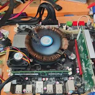 议价出一片x79一E主板带E5一2650u正常使用