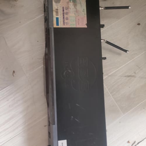 议价BBS无线话筒接器，型号E-138，功能正常。只有