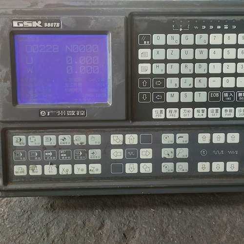 议价广数980TB系统原装拆机，成色，屏好像有点点问题，功