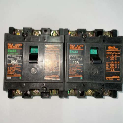 议价二手富士牌自动断路器EA33 15A3P 19只 10A 1