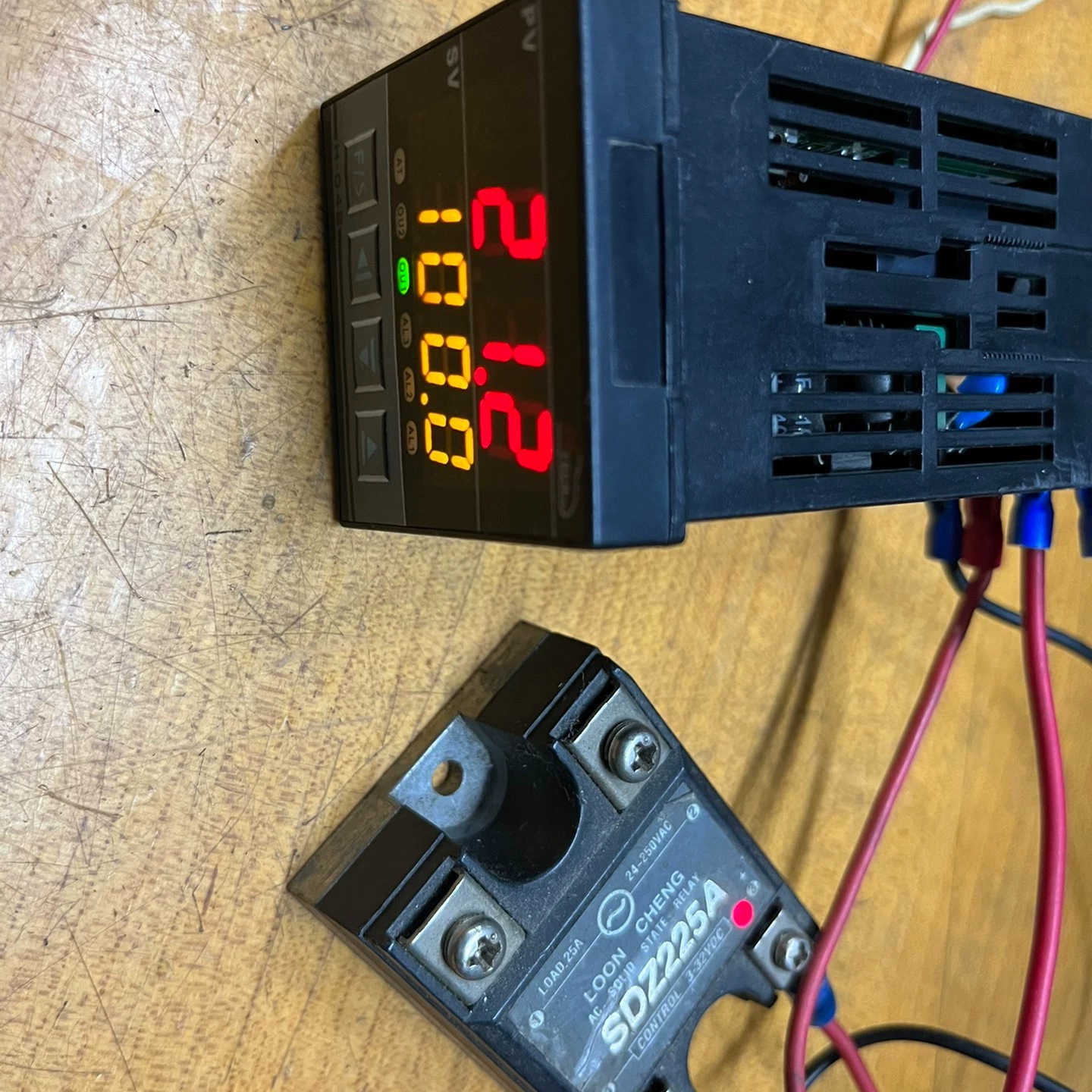 议价台湾HTECH温控仪H-D48-1201