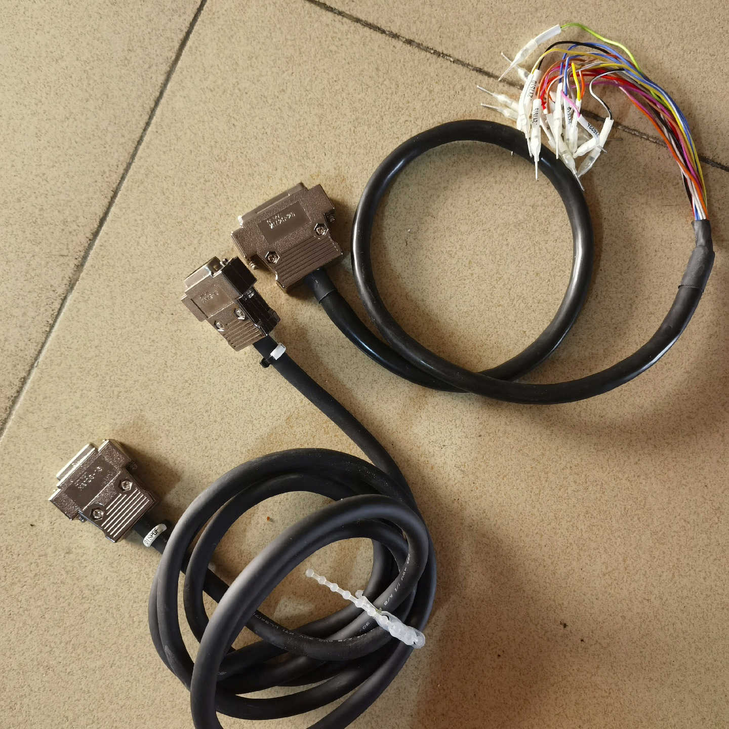 议价XM2S-15  XMS-25，连接线 15针线长2米