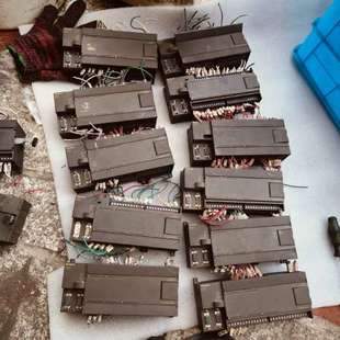议价6ES7一216一2BD23拆机货如图有10个