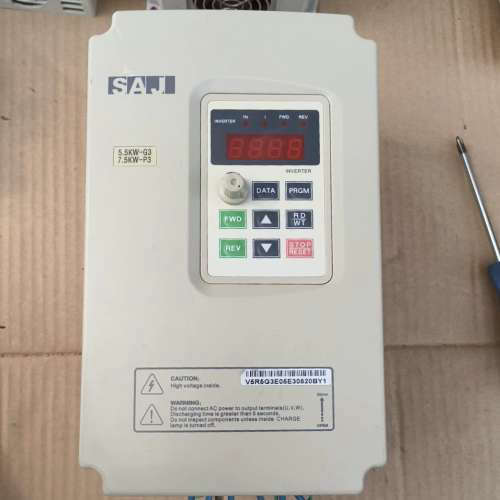 议价三晶变频器,型号V5R5G3C/V7R5P3,5.5KW/7