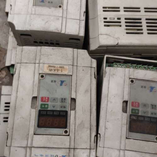 议价拆机变频器，220v1.5kw，功能完好的，二手物品有疑问售