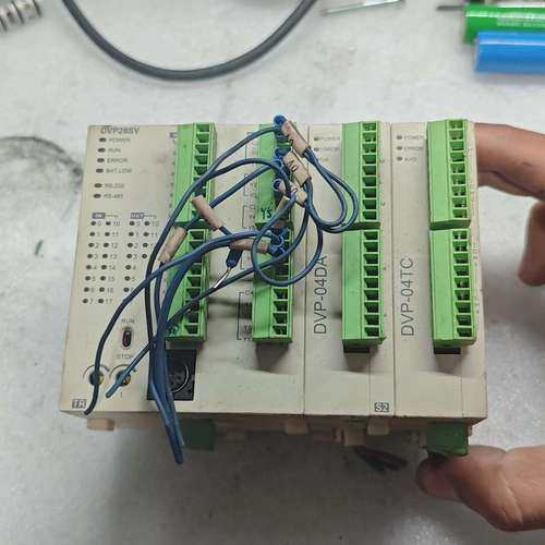 议价台达PLC模块 DVP28SV11T2和dvp04da-s2