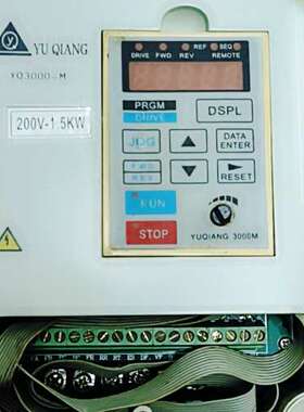 议价YQ3000-M201P5二手誉强220V1.5KW变频器