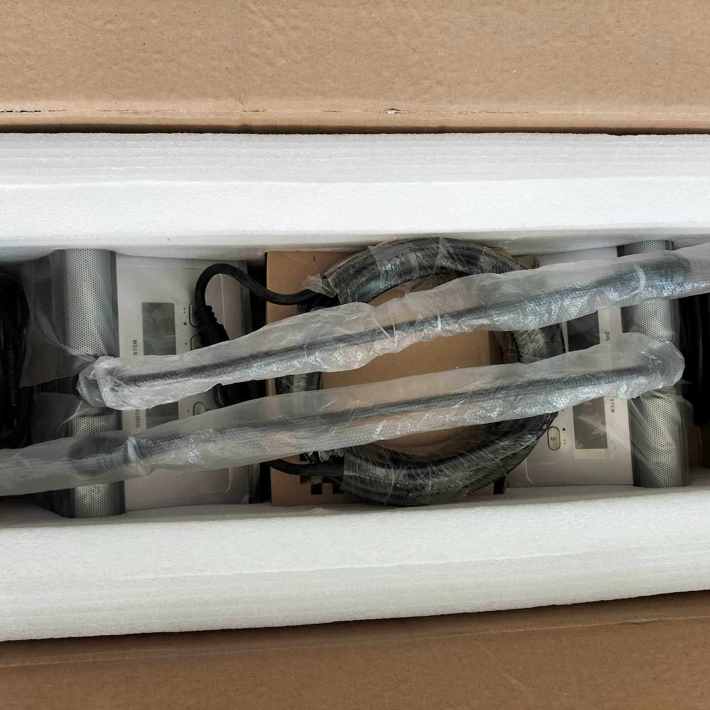 议价原装全新Creator CR-M4204B2数字显示代表