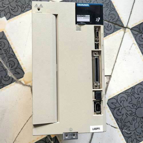 议价安川驱动器 型号SGD7S-200A00A 3KW