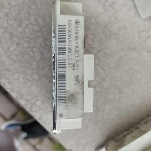 议价英飞凌模块BSm300GA120DLCS-B7。：新的拆机