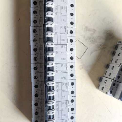 拆机全新开关8个，型号J5C108 BC451002，