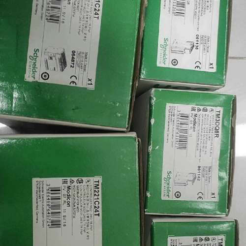 议价全新TM221C24T  1个