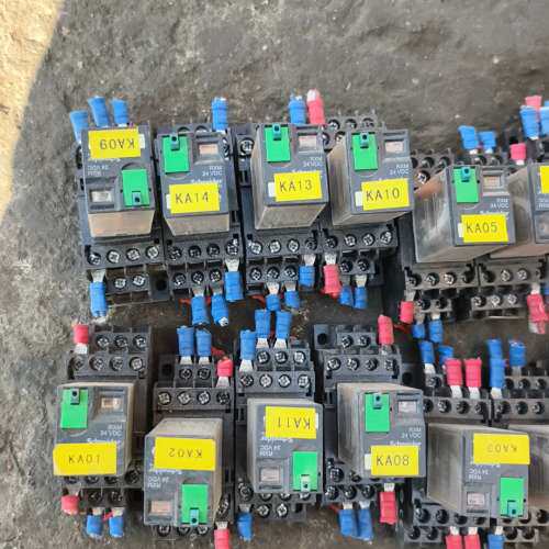 议价继电器RXM系列，带底座RXZE1M4C，拆机件，24