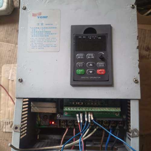 议价远川变频器YC-A7D5T4，7.5KW，功能正常使用，二手