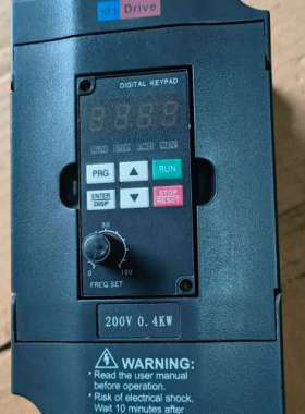 议价泓筌变频器HC1C00D423BK，220V 0.4KW，成