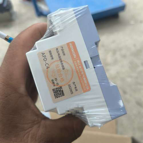 议价黑金钢  APD-C4 电压.电流信号传感器