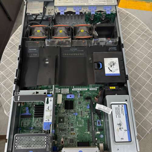 议价6个IBM X3550 M4服务器主机 PYN:010188
