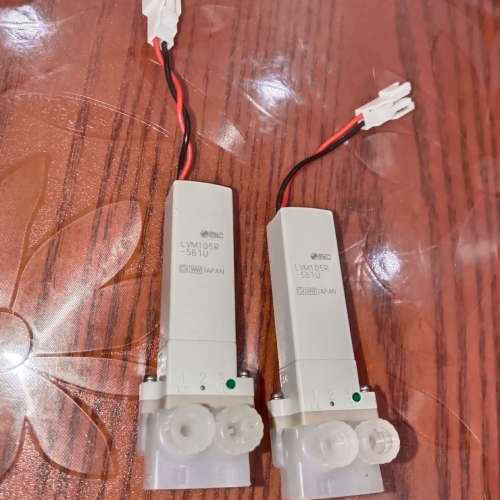 议价SMC阀，LVM105R-5B1U三通电磁阀，外观新，无拆无