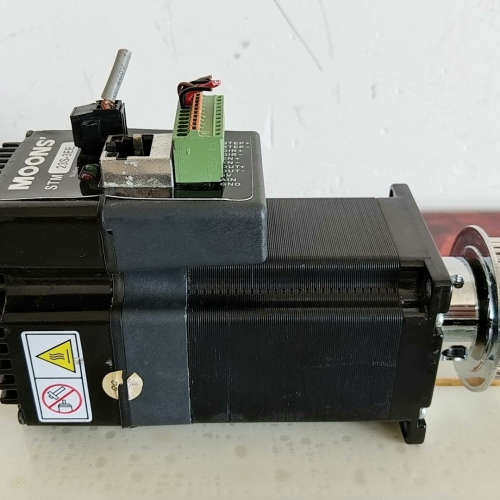 议价二手拆机MOONS电机STM23S-3EE。成色如图。不