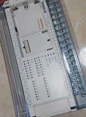 议价台达PLC，DVP48EH00T3。成色是很新的PLC，少了