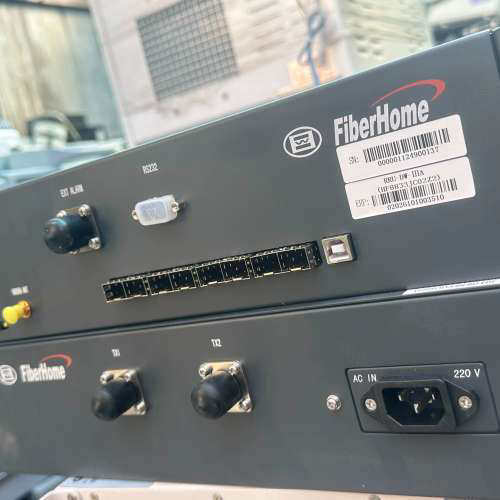 议价全新烽火通信设备，型号RRU-DW-III A，成色如图，没