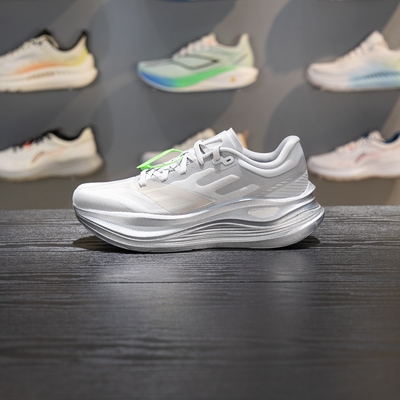 李宁男子缓震保护跑鞋高回弹