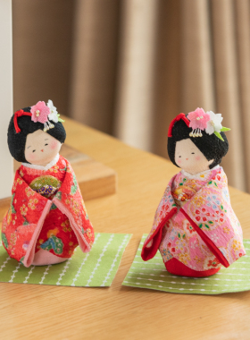 京都龙虎作绢布舞姬手工摆件