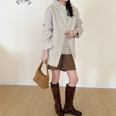 牛角扣连帽双面呢羊毛大衣女