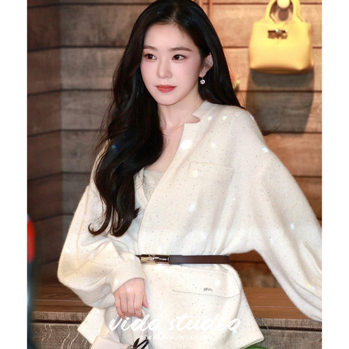 裴珠泫千金风白色针织短外套