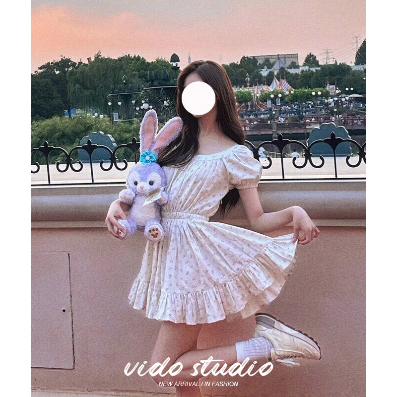 温柔白色方领小碎花连衣裙小个子