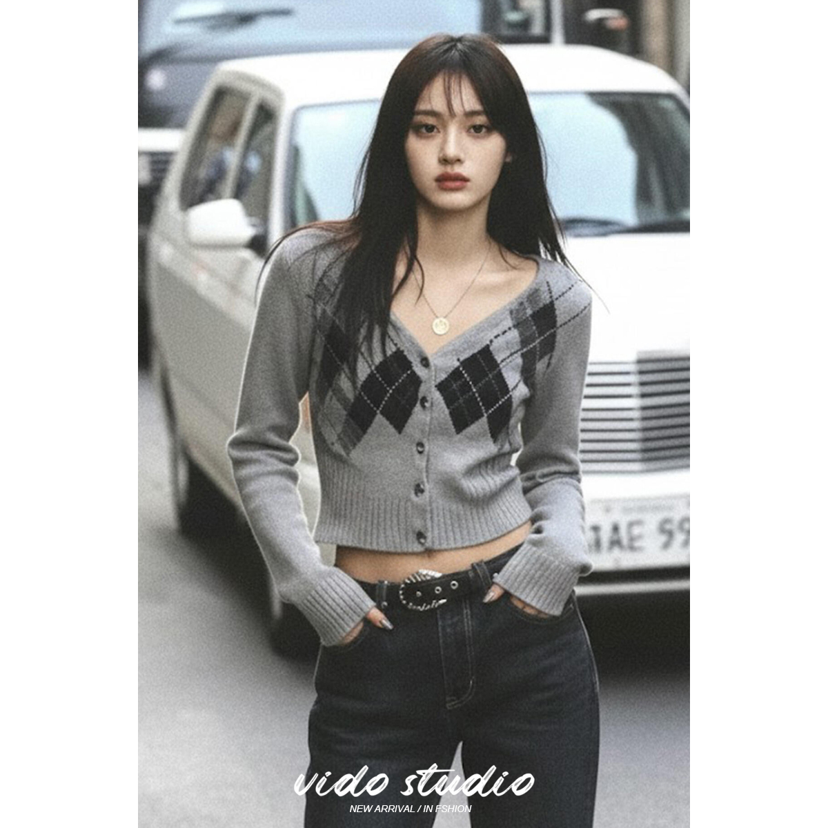 修身短款菱格V领针织开衫INS上衣