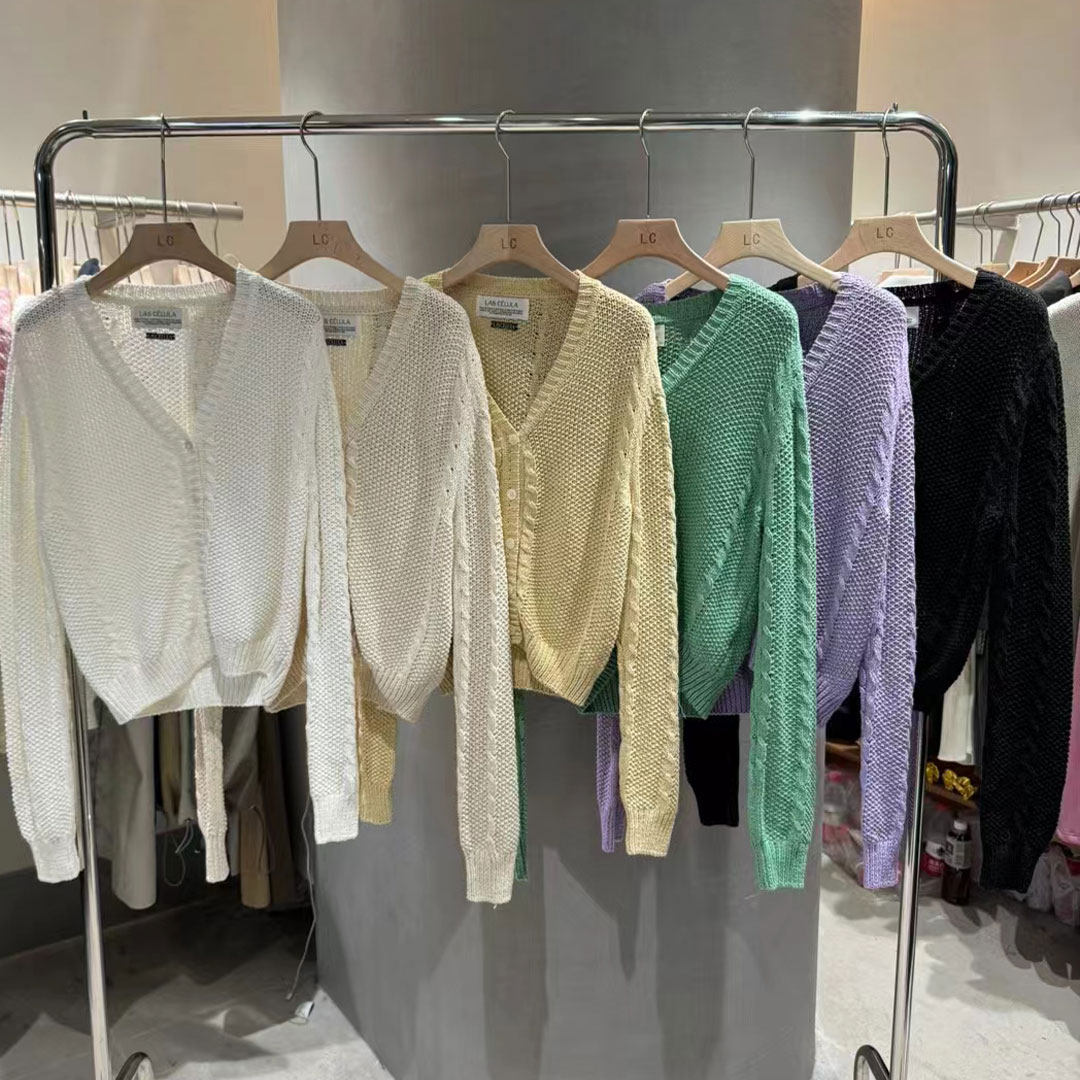 白色毛衣小众镂空针织开衫V领