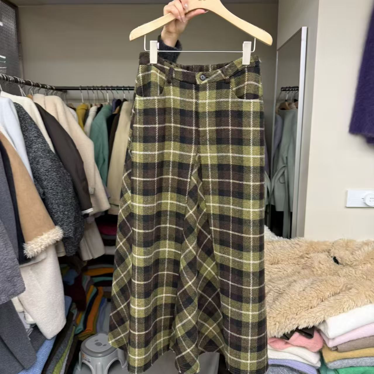 复古格纹毛呢半身裙女不规则长裙