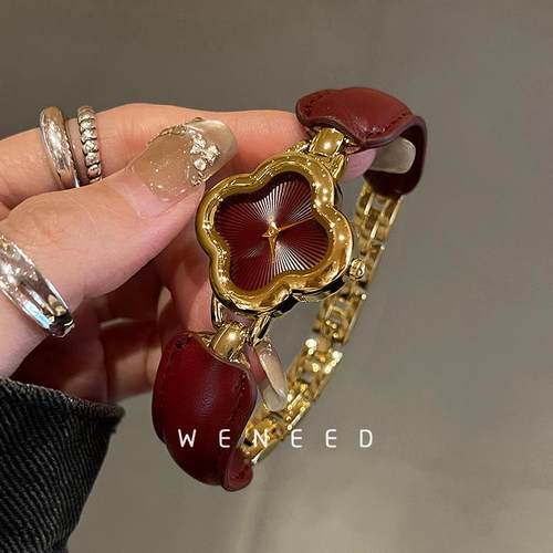 四叶草本命年红色女表