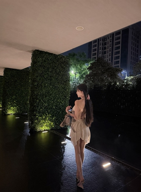 gabby 【美女感】若隐若现露背 荡V领垂感不规则背心吊带女L1800