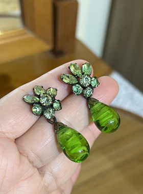 中古Weiss Gripoix翠绿水滴琉璃耳夹 有一只的琉璃有裂痕英国现货