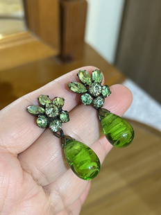 中古Weiss Gripoix翠绿水滴琉璃耳夹 有一只的琉璃有裂痕英国现货