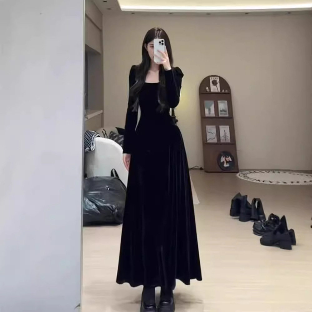 法式气质名媛感黑色丝绒连衣裙女早春内搭生日年会晚礼服长裙
