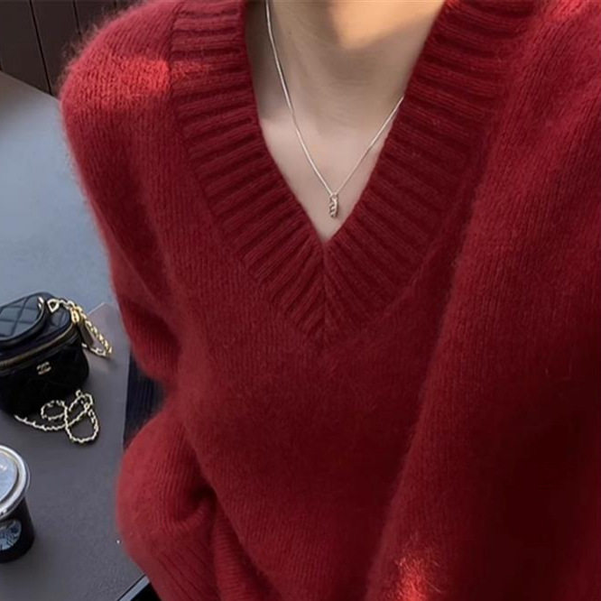 秋冬新款V字领女士精纺羊毛中国红长袖打底宽松慵懒风套头毛衣潮
