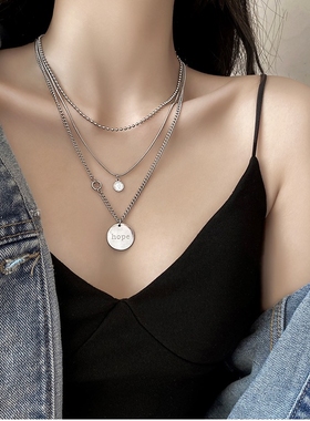 女王风钱币圆牌吊坠叠戴脖颈链