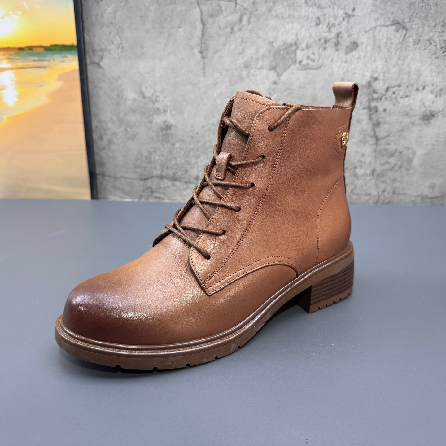 2025秋冬季新款撤柜折扣真皮英伦风中跟牛皮时尚马丁靴百搭女短靴,女鞋,马丁靴,淘宝优惠券,粉丝福利购,淘宝优惠卷