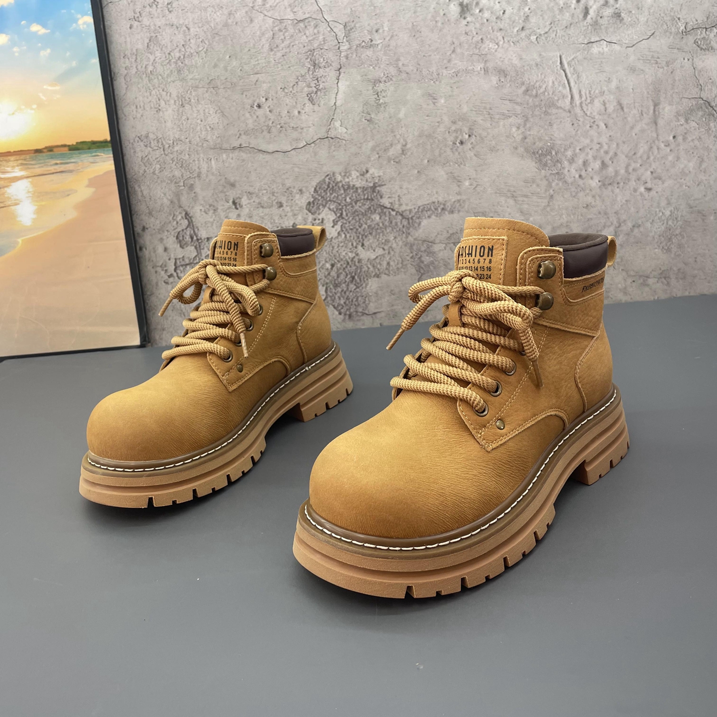 英伦时尚大黄靴子2025秋冬季新款撤柜折扣真皮增高圆头系带马丁靴