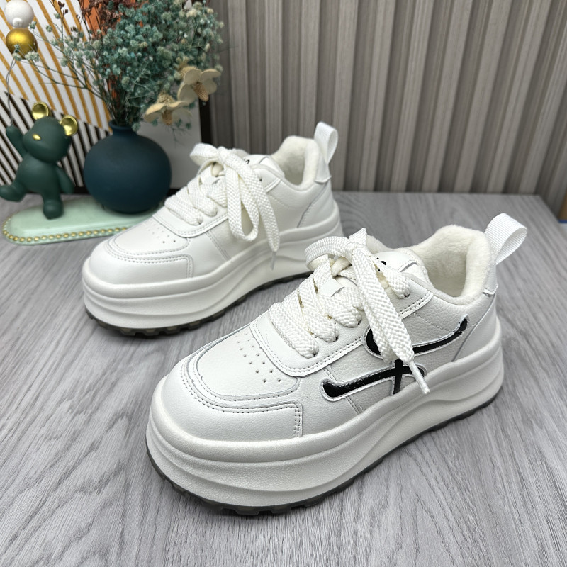 2025秋冬季新款撤柜断码真皮网红爆款厚底韩版加绒小白鞋学生板鞋