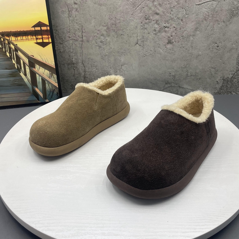 2025撤柜断码秋冬季新款女鞋圆头套脚复古防滑加绒保暖牛反绒棉鞋