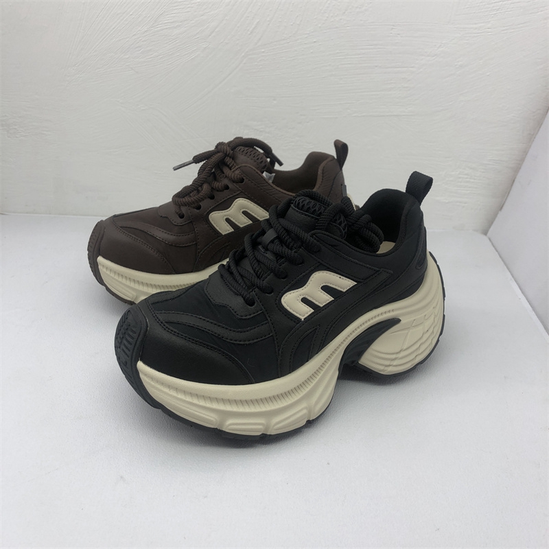 2025秋冬季新款撤柜断码真皮厚底小个子增高学院风爆款运动鞋女鞋