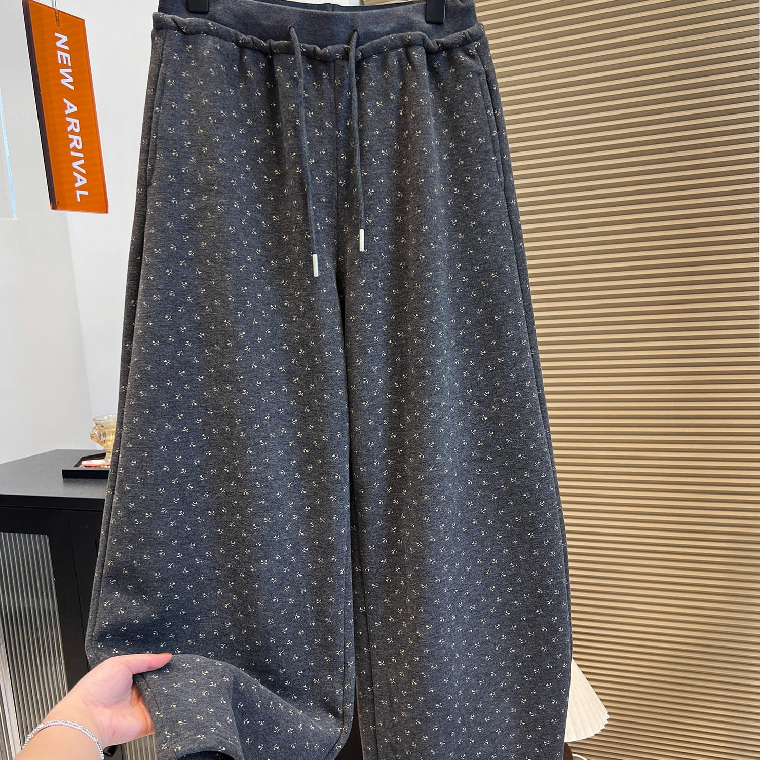 小众设计碎花拼接抽绳松紧腰休闲裤女2025冬装加绒加厚保暖弯刀裤,女装/女士精品,休闲裤,淘宝优惠券,粉丝福利购,淘宝优惠卷