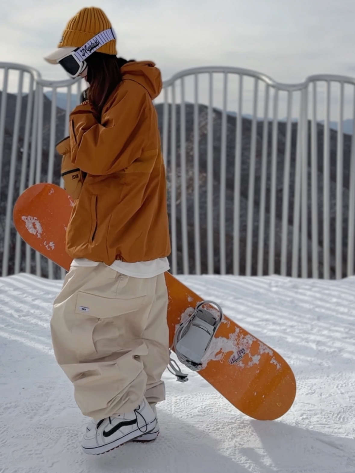 沈小仙Doce南瓜色防水防风拼接滑雪服加绒连帽夹克滑雪服外套