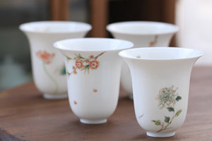 半闲甄选台湾知名品牌敦睦窑早期老画师彩绘文人画梅菊桃荷闻香杯