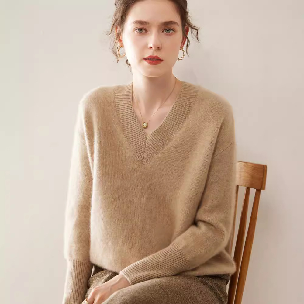秋冬新款山羊绒针织衫大V领落肩袖宽松套头毛衣女式内搭打底上衣